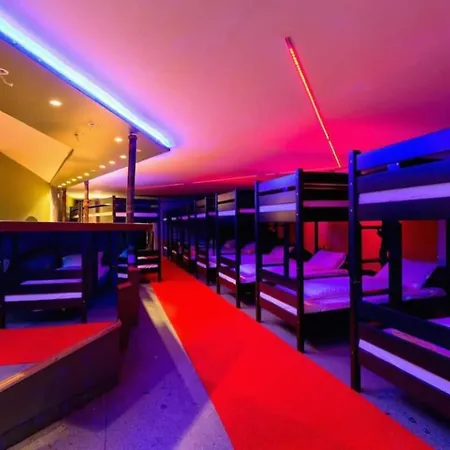 The Bachelor Bar - Bunker | Private Club Tatil Evi