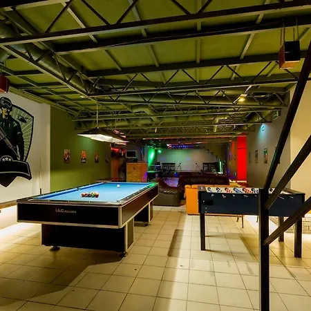 The Bachelor Bar - Bunker | Private Club Feriehus *