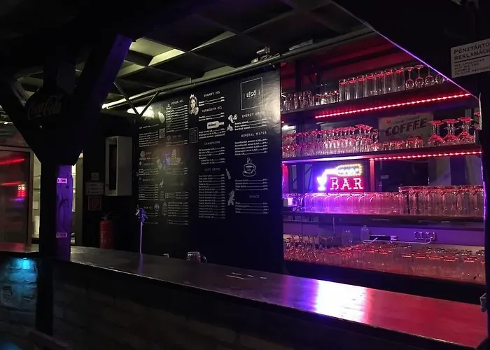 The Bachelor Bar - Bunker | Private Club Dom wakacyjny