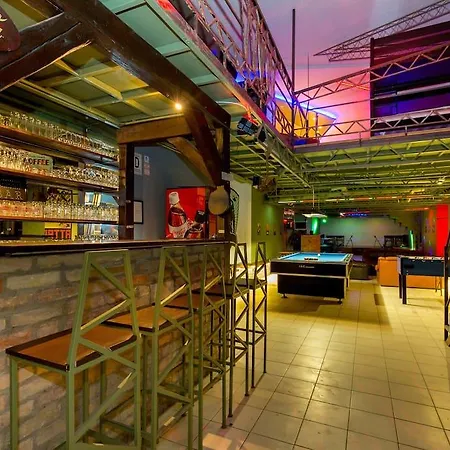 Case de vacanță The Bachelor Bar - Bunker | Private Club *