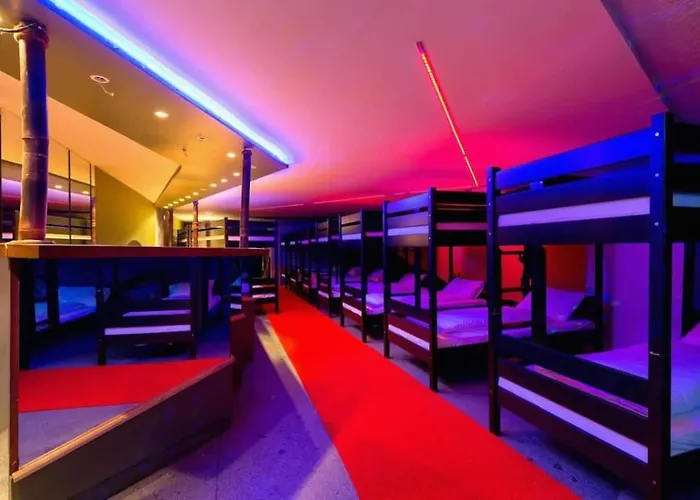 The Bachelor Bar - Bunker | Private Club Ferienhaus