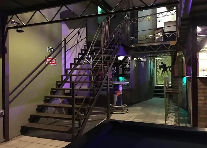 The Bachelor Bar - Bunker | Private Club Ferienhaus *