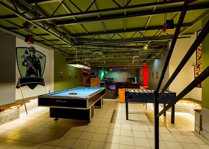 The Bachelor Bar - Bunker | Private Club Ferienhaus *